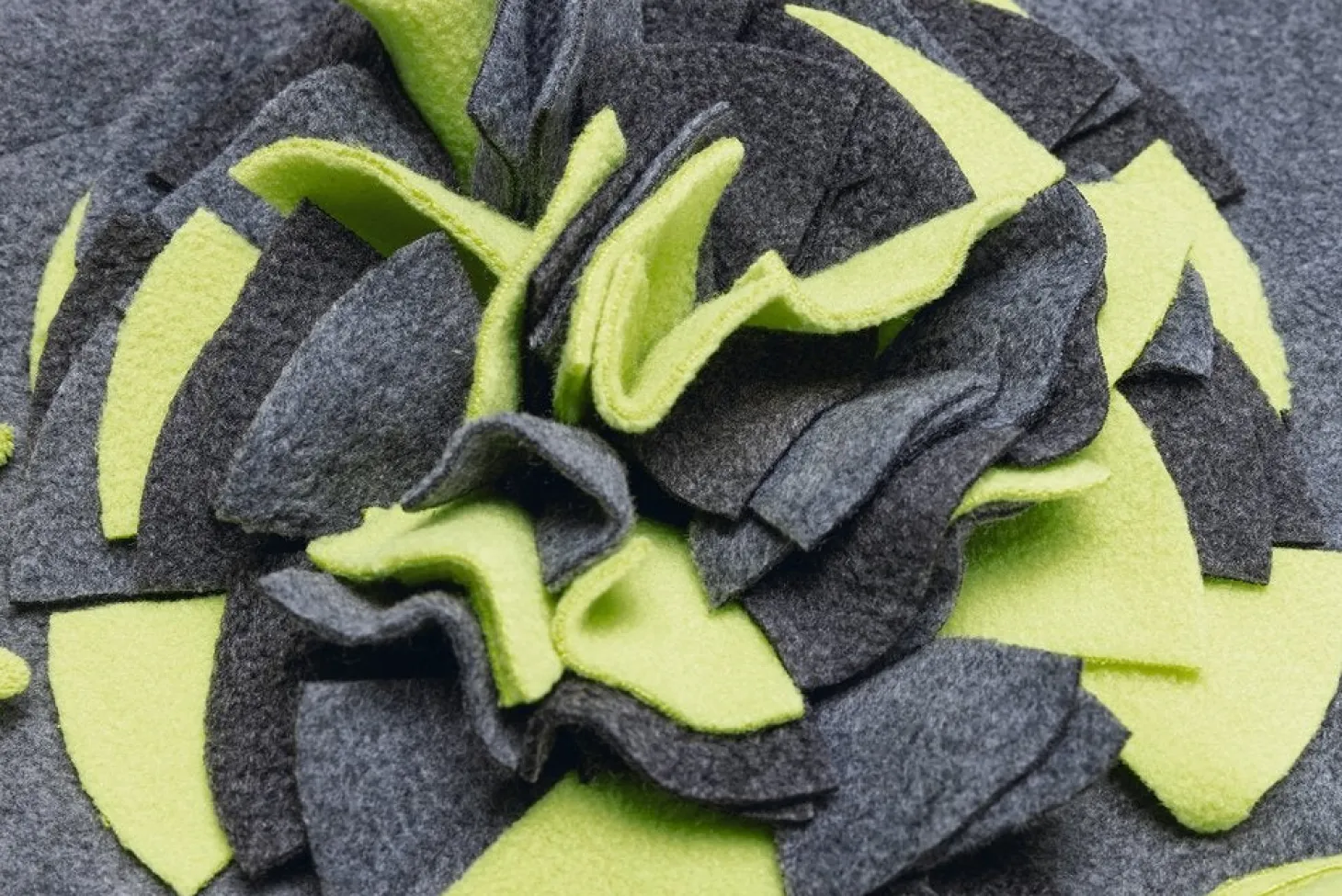 Beeztees snuffelmat Flora 70 x 45 x 7 cm