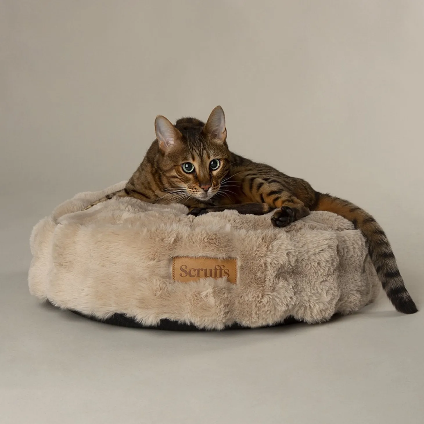 Scruffs kattenmand Alpine goud D 50 H 18 cm